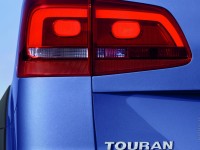Volkswagen Cross Touran 2011 photo