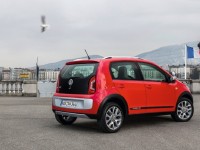 Volkswagen Cross Up photo