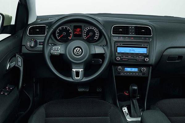 Volkswagen Polo :    